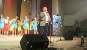 Ювіляр Ромаскевич подарував полтавцям сольний концерт із "вулканом" пристрастей